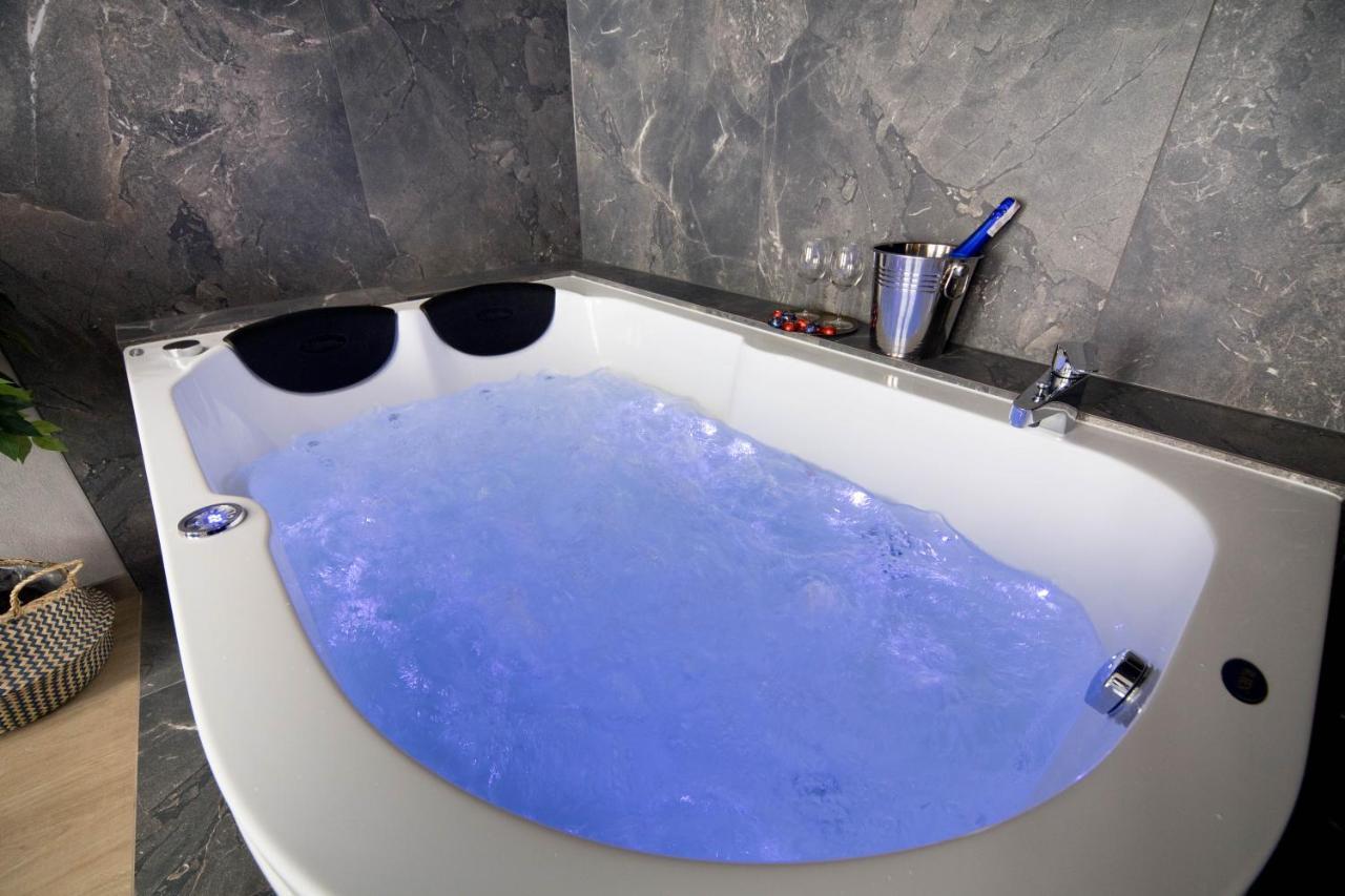 Jacuzzi Apartment Main Square Krakow Exterior photo