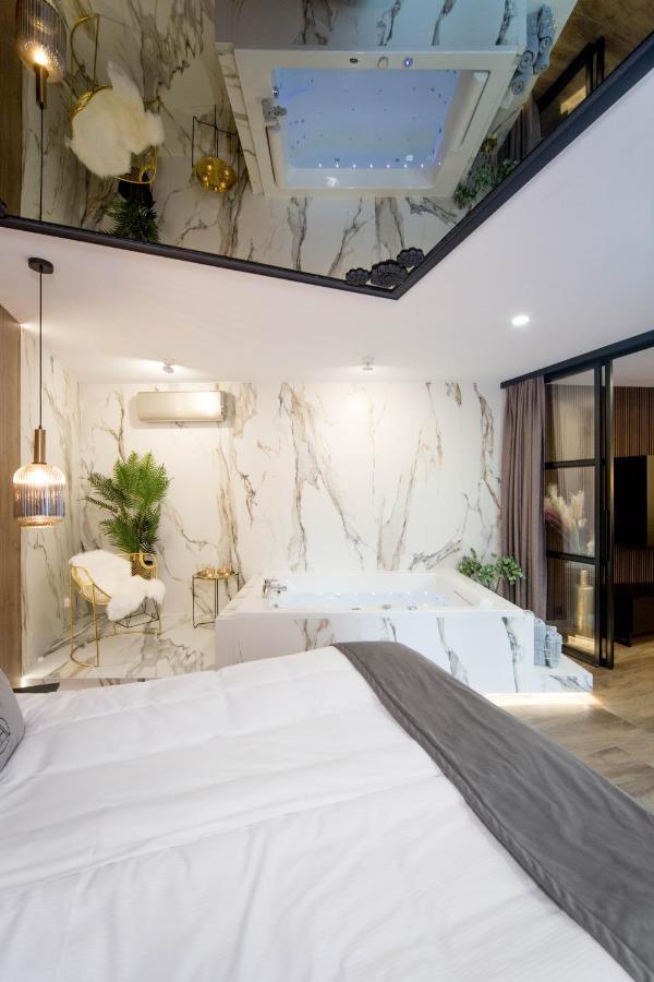 Jacuzzi Apartment Main Square Krakow Exterior photo
