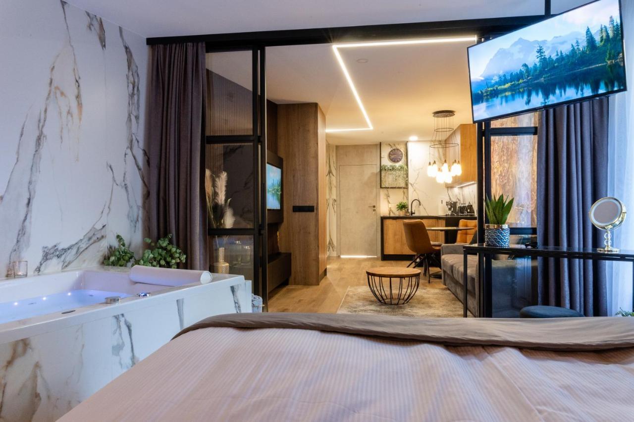 Jacuzzi Apartment Main Square Krakow Exterior photo