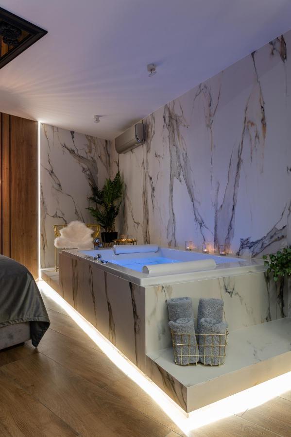 Jacuzzi Apartment Main Square Krakow Exterior photo