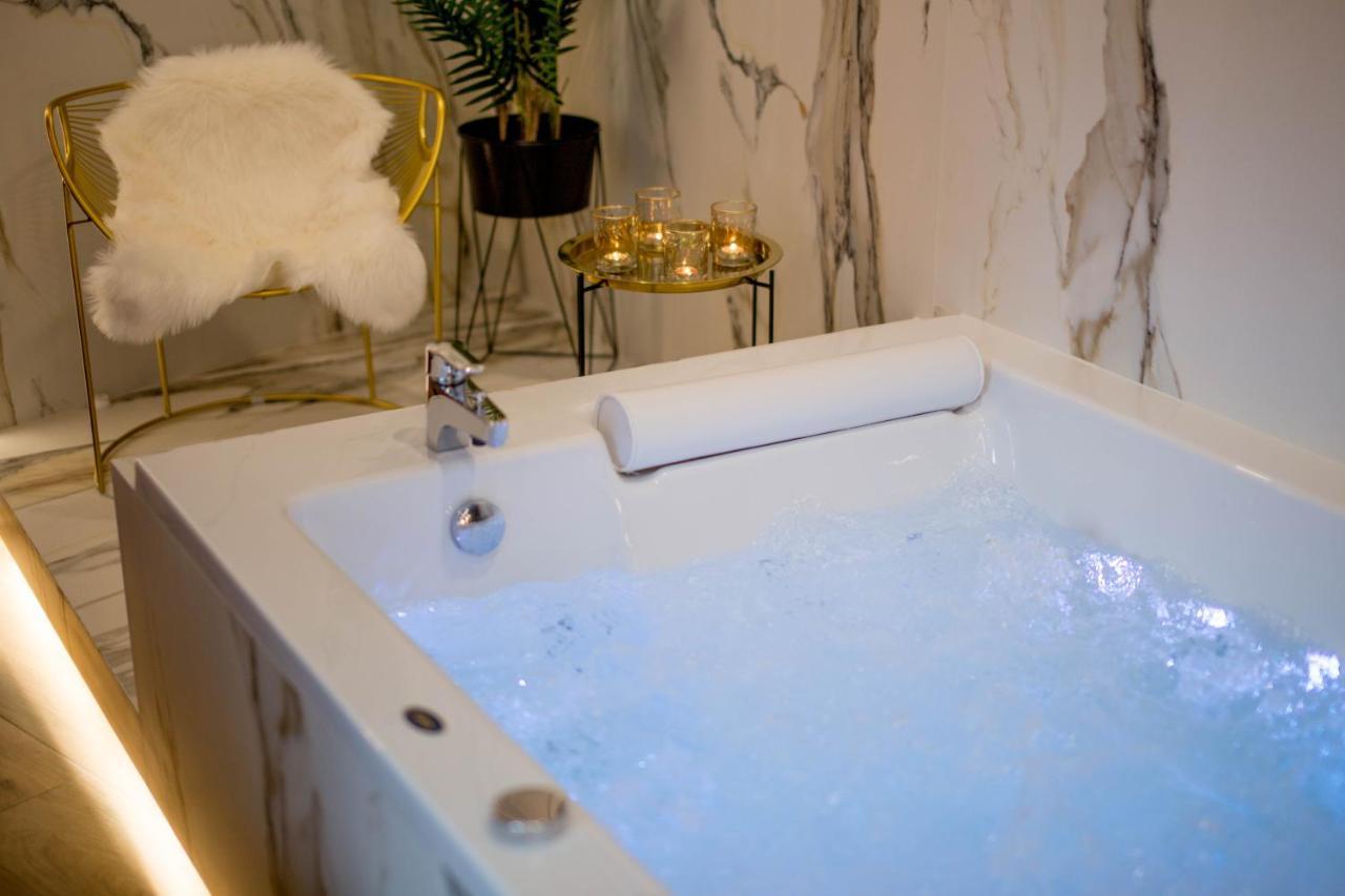 Jacuzzi Apartment Main Square Krakow Exterior photo